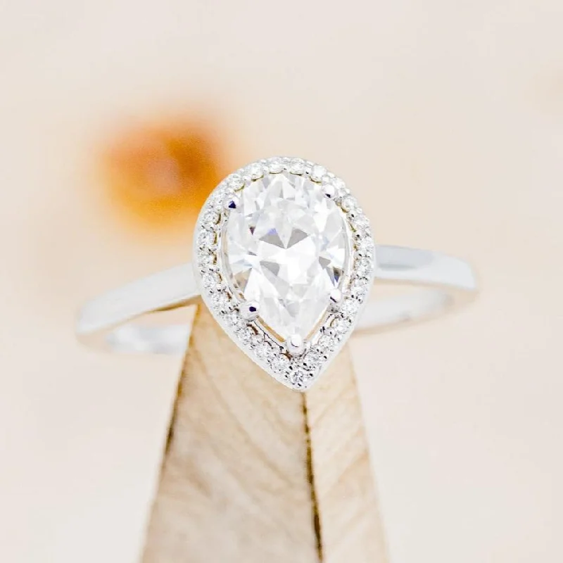 "CLARISS" - PEAR CUT MOISSANITE ENGAGEMENT RING WITH DIAMOND HALO