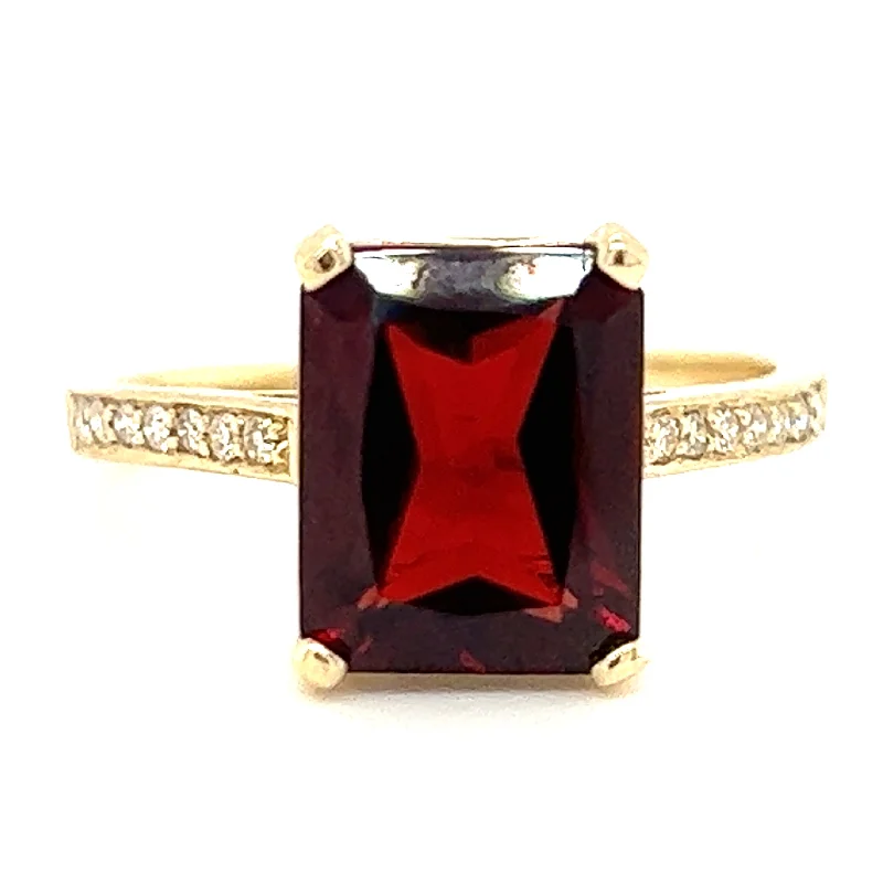 Sapphire Gemstone Rings in a Victorian - Inspired Design3.50ct Earth Grown Radiant Cut Garnet with 0.10ct Diamond in Yellow Gold