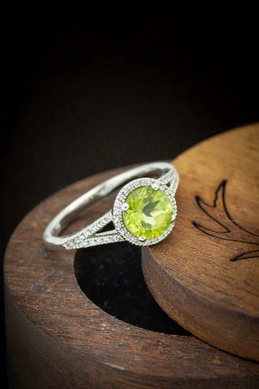 "AURA" - BIRTHSTONE RING WITH A PERIDOT CENTER STONE & DIAMOND ACCENTS