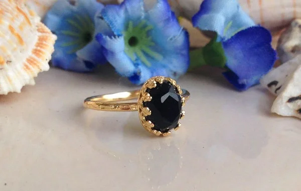 Jade Gemstone Rings with Intricate CarvingsBlack Onyx Ring - December Birthstone - Delicate Hammered Oval Crown Ring with Black Onyx Gemstone