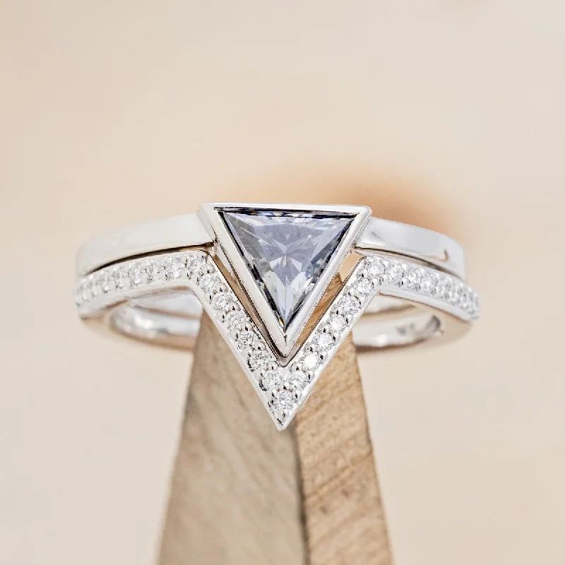 "JENNY FROM THE BLOCK" - TRIANGLE GREY MOISSANITE ENGAGEMENT RING WITH V-SHAPED DIAMOND BAND