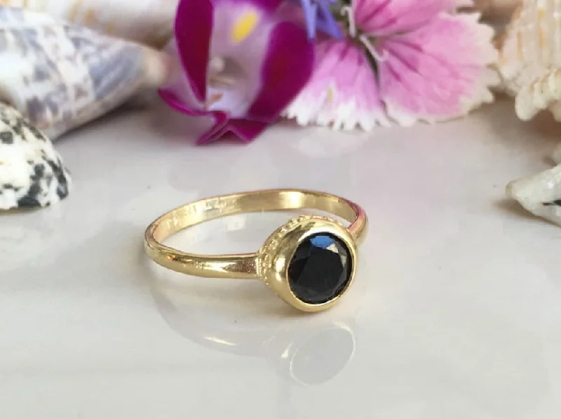 Alexandrite Gemstone Rings with a Chameleon - like Color ChangeBlack Onyx Ring - December Birthstone - Simple Bezel Set Ring with Round Black Onyx Stone