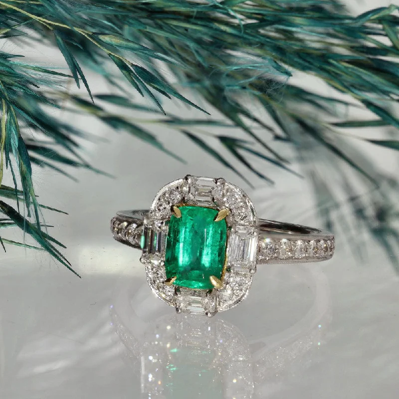 Jade Gemstone Rings with Intricate Carvings18ct White Gold Emerald Halo Cluster Ring with Diamond Set Shoulders