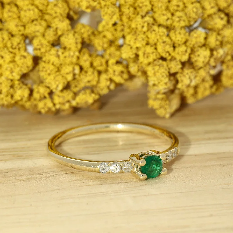 Lapis Lazuli Gemstone Rings with Gold - Leaf Inclusions9ct Yellow Gold Emerald Solitaire with Diamond Shoulders Ring