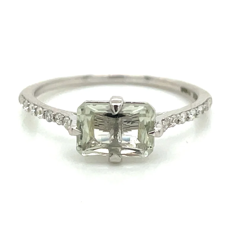 Aquamarine Gemstone Rings with a Nautical - Themed Setting9ct White Gold Earth Grown Horizontal Green Amethyst